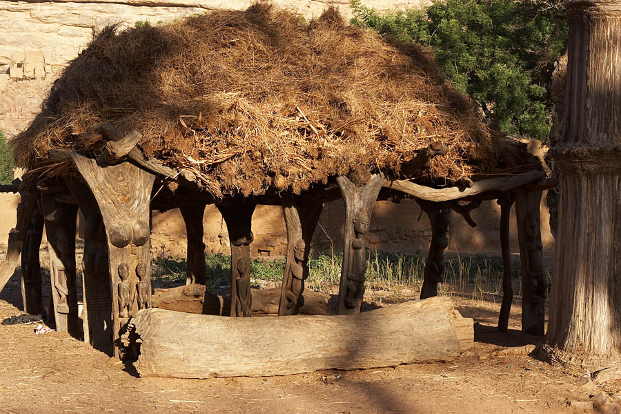 51   Men s assemblies and council meeting place  called Toguna   Dogon